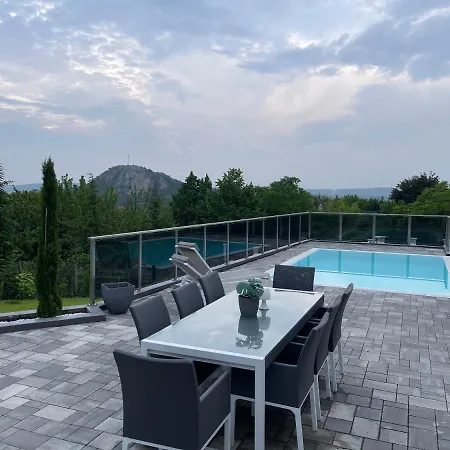 Luxurious Panorama House With Pool And Sauna Будаорш